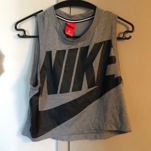 Nike cropped workout tank